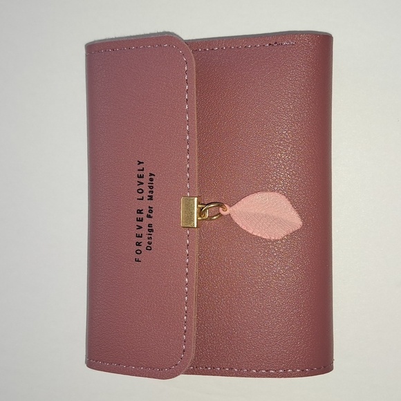 Trifold Wallet Mauve 🆕️ - Picture 2 of 3